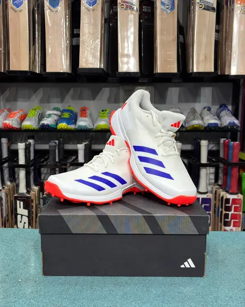 Adidas SL 22 Yards Spikes