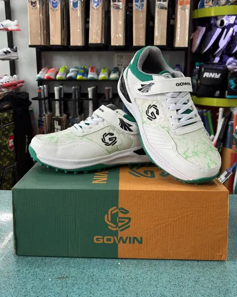 GOWIN Hawk Studs Shoes